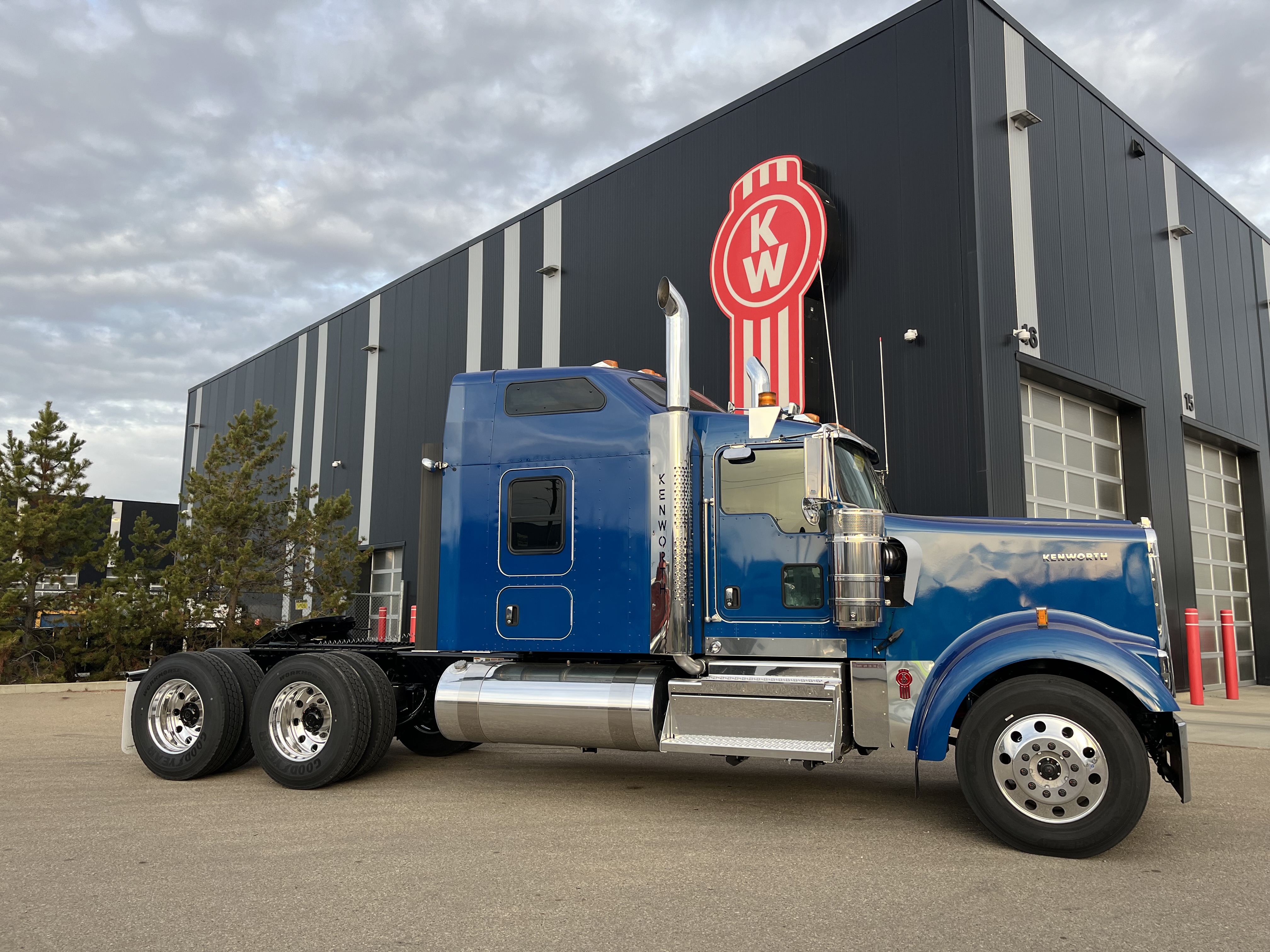 KENWORTH W900L #SR983055